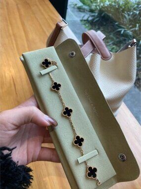 ☀️❤️Authentic☀️❤️Van Cleef & Arpels Vintage Alhambra Bracelet